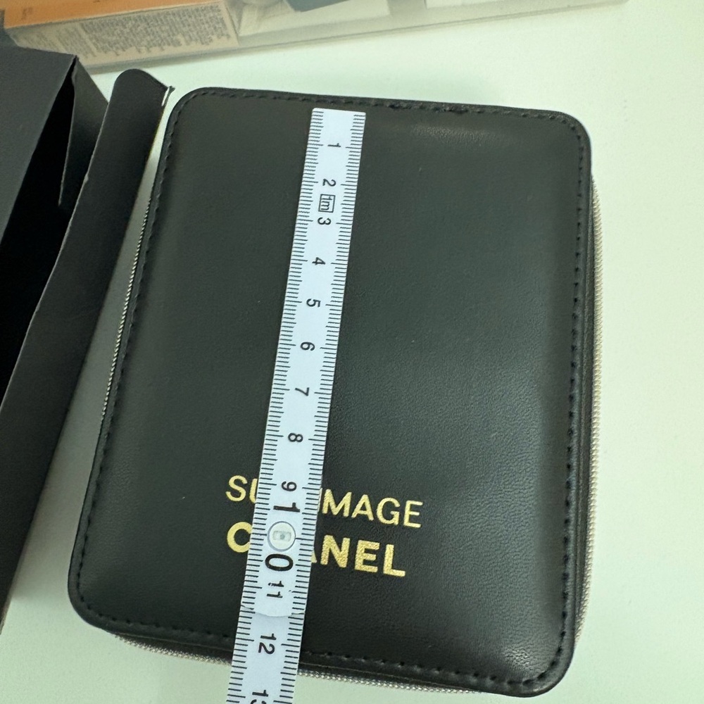 CHANEL beauty Sublimage Black cosmetics Case - Picture 8 of 10